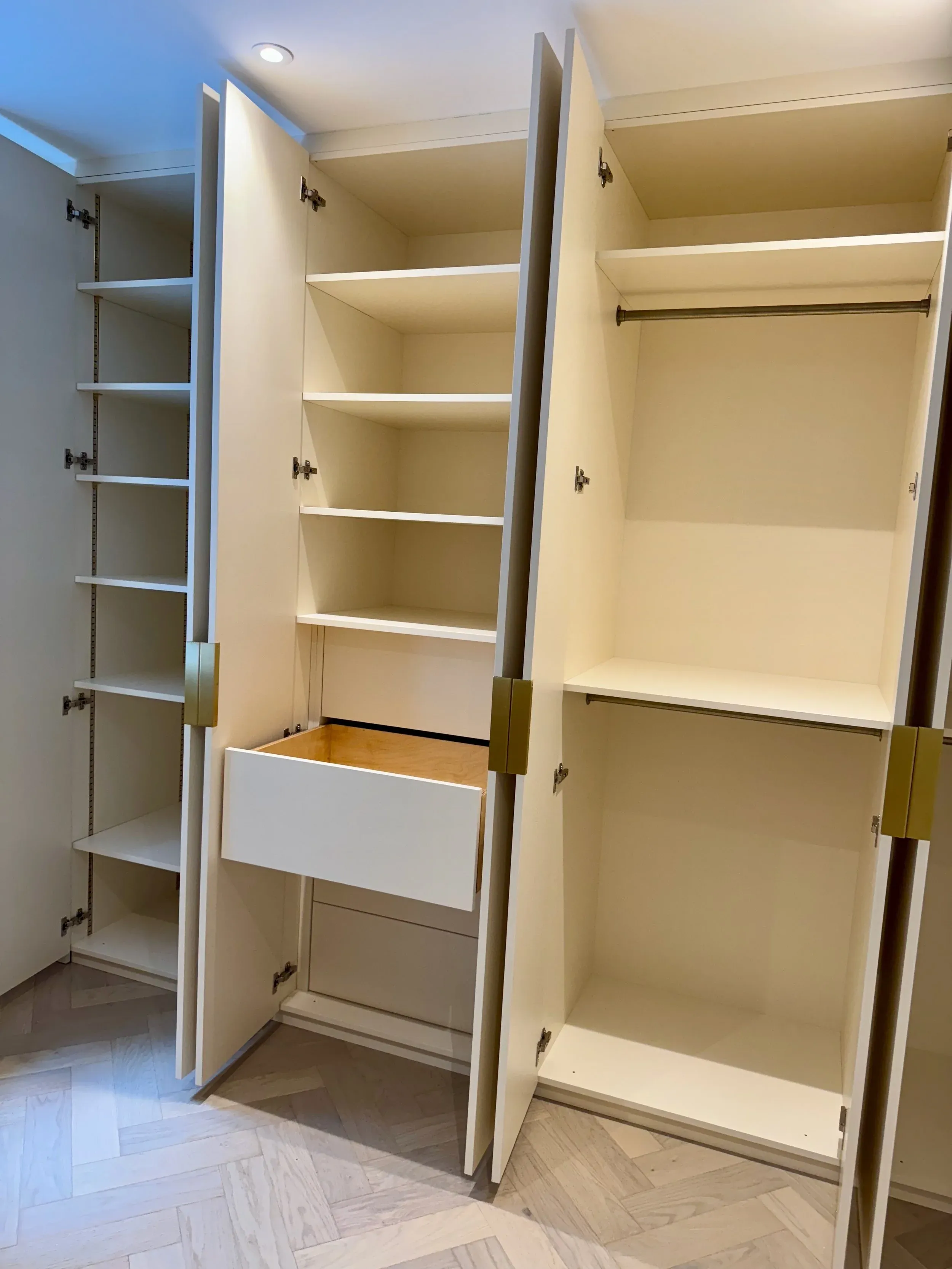 Modern Wardrobe & Floating TV Unit, Seagull Bespoke Interiors