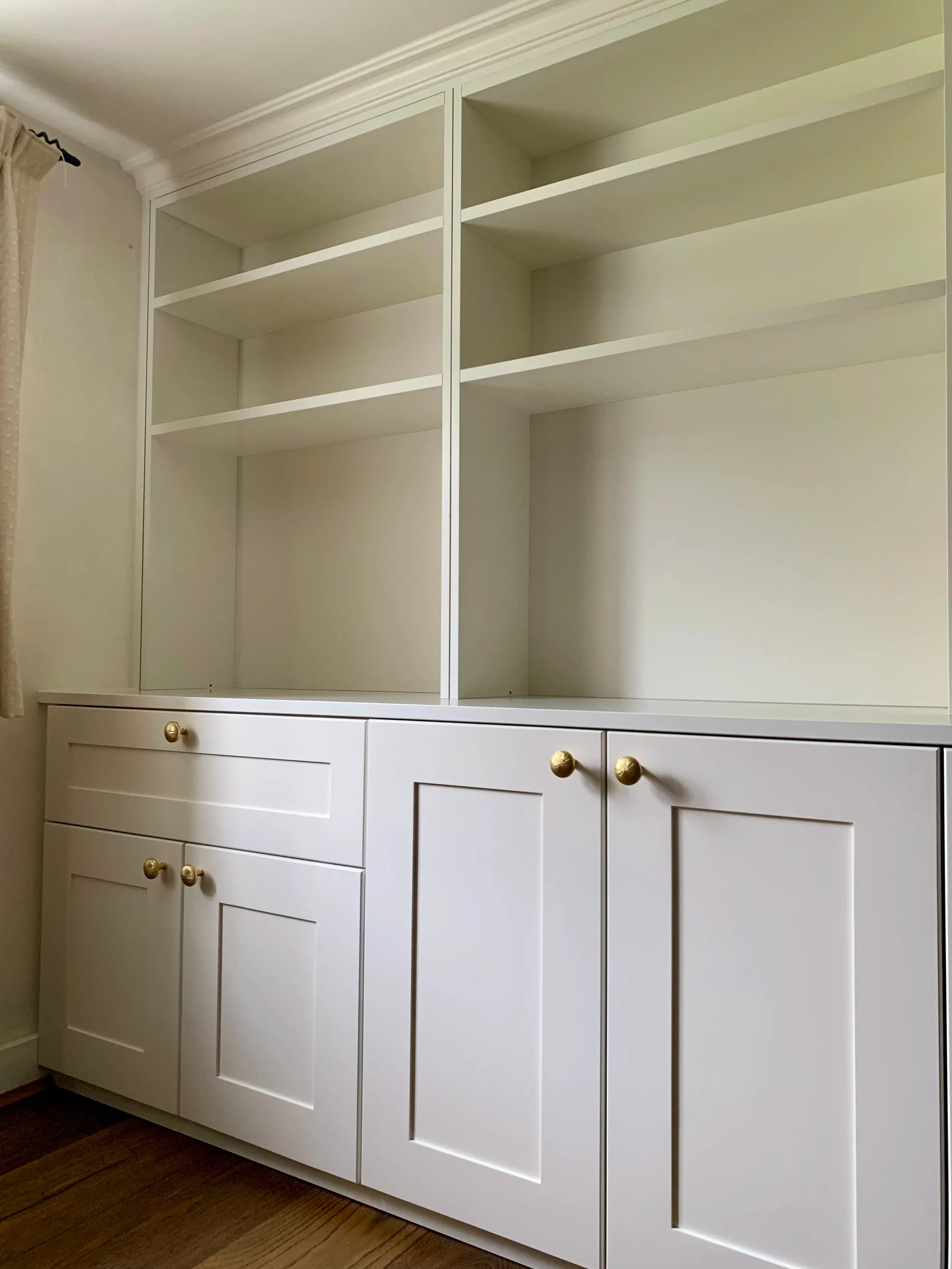 Painted Media Wall, Seagull Bespoke Interiors